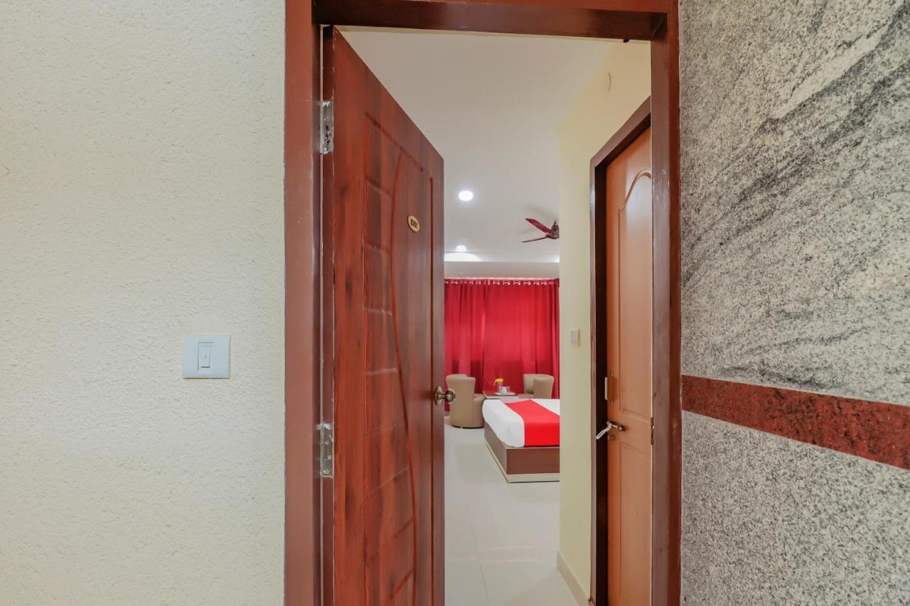 Oyo Flagship 80044 Royal Wood Deluxe Bangalore Exterior photo